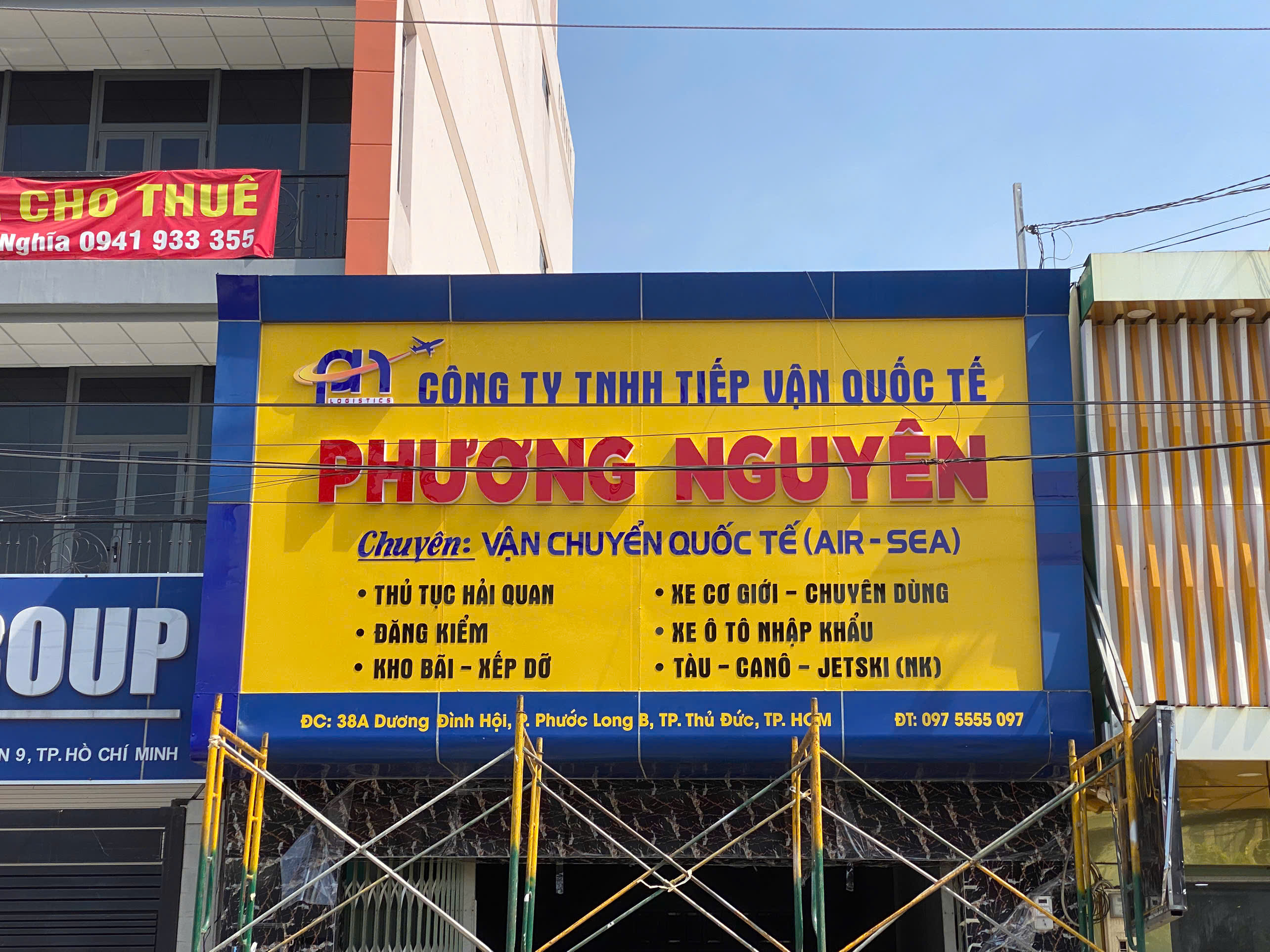 Mặt dựng showroom NOVA